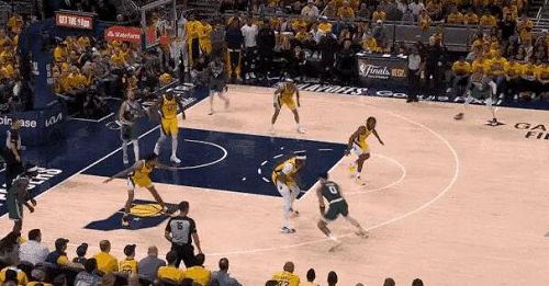  NBA转换进攻之王：扬尼斯-阿德托昆博连续领跑多项赛季纪录